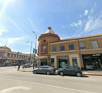 Up to 100 Teens Swarm Country Club Plaza, Police Make One Arrest