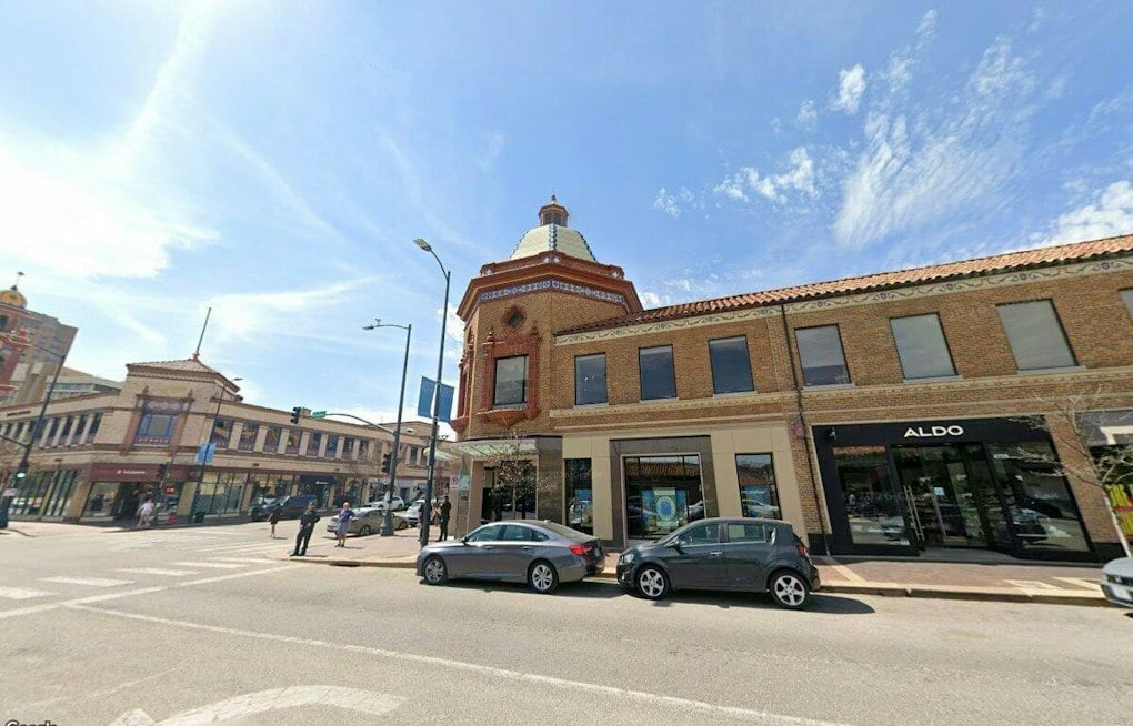 Up to 100 Teens Swarm Country Club Plaza, Police Make One Arrest