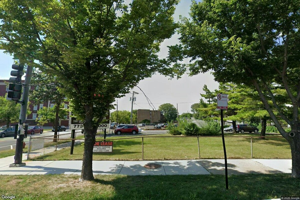 Uptown Parking Lot Near Thorek Hospital Could Become 35-Unit Apartment Building