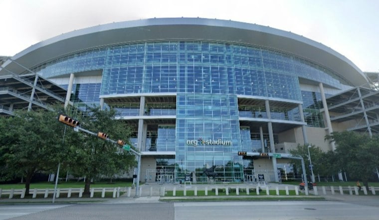 Usher And Chris Brown Bring The R&B Tour To Houston, Dates Still In Dispute