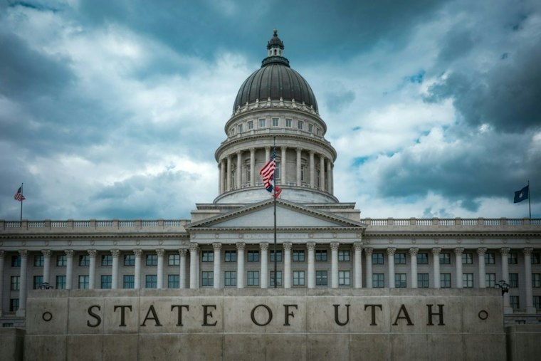 Utah Voters to Decide if Amendments Ditch Newspaper Notices for Websites