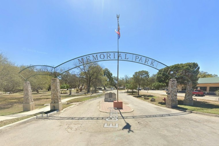 Uvalde Park Stabbing Over a Woman Lands Man in San Antonio Hospital, Suspect Jailed