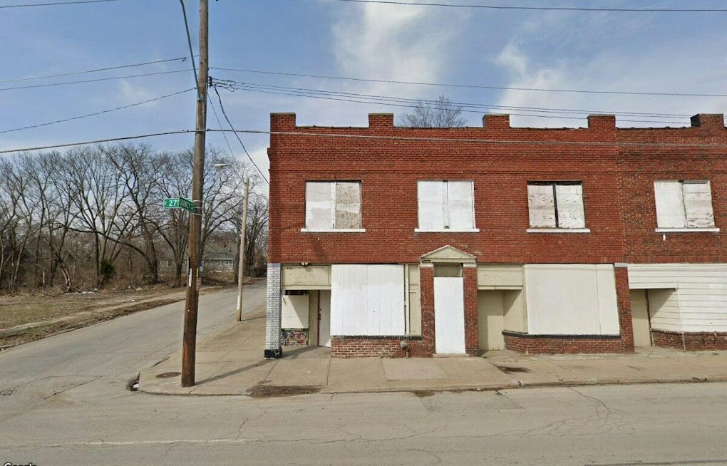 Vacant Kansas City Building's Wall Crumbles Onto Sidewalk, Roof Next Door Caves In