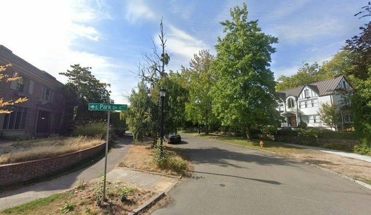 Vehicle Found Partly Submerged Near Montlake Park, Rescue Swimmers Search Union Bay