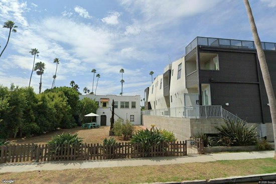 Venice Duo of Homes Could Make Way for 12-Unit Building on Oakwood Ave