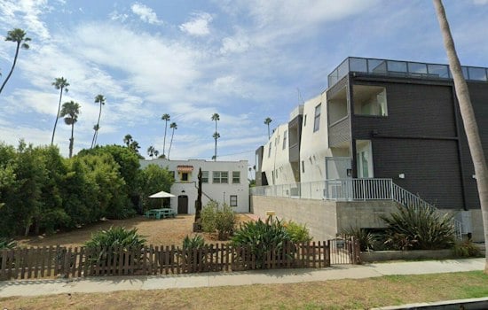 Venice Duo of Homes Could Make Way for 12-Unit Building on Oakwood Ave