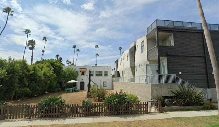 Venice Duo of Homes Could Make Way for 12-Unit Building on Oakwood Ave