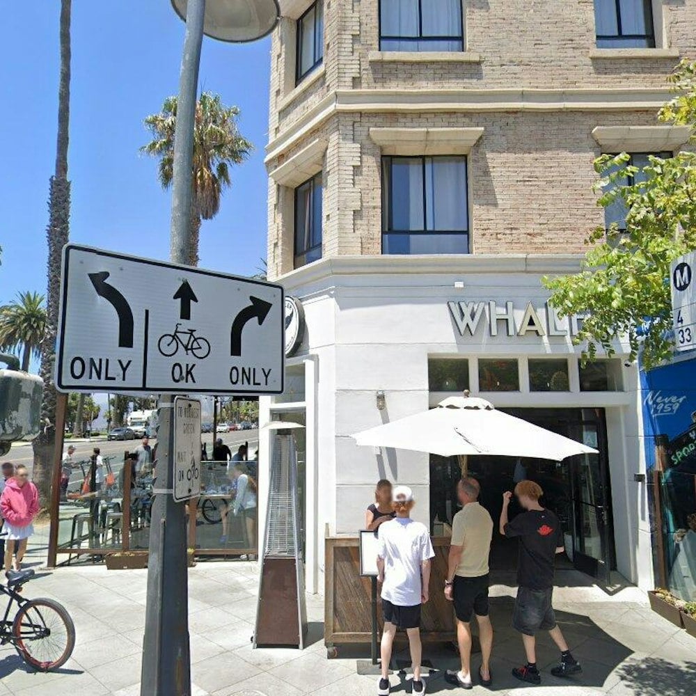 Venice Whaler Pours Again — 1944 Beach Bar Resumes Drinks, $12 Cocktails All Day