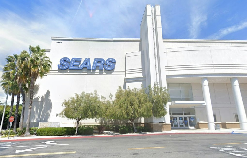 Ventura's Old Sears Becomes Bowling Hall With 14 Japan-Trained Restaurants