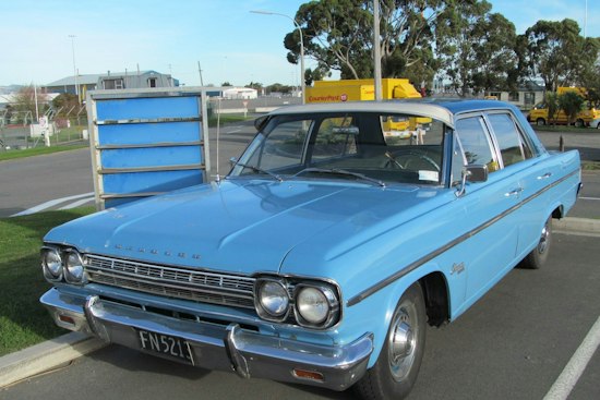Vintage Cars Head to Golden Gate Park for Old Car Picnic