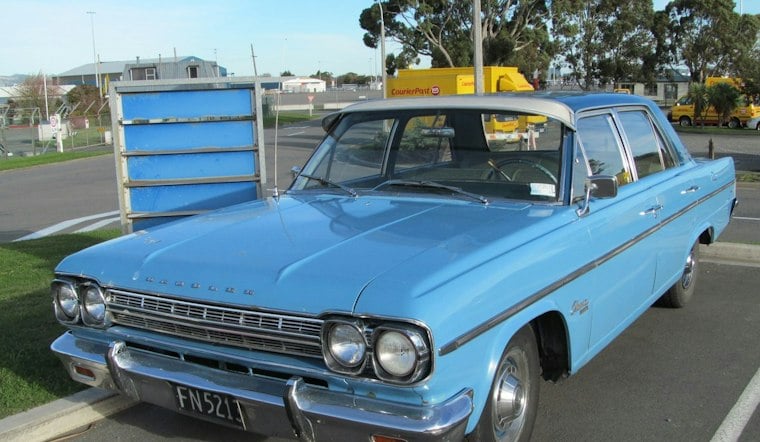 Vintage Cars Head to Golden Gate Park for Old Car Picnic