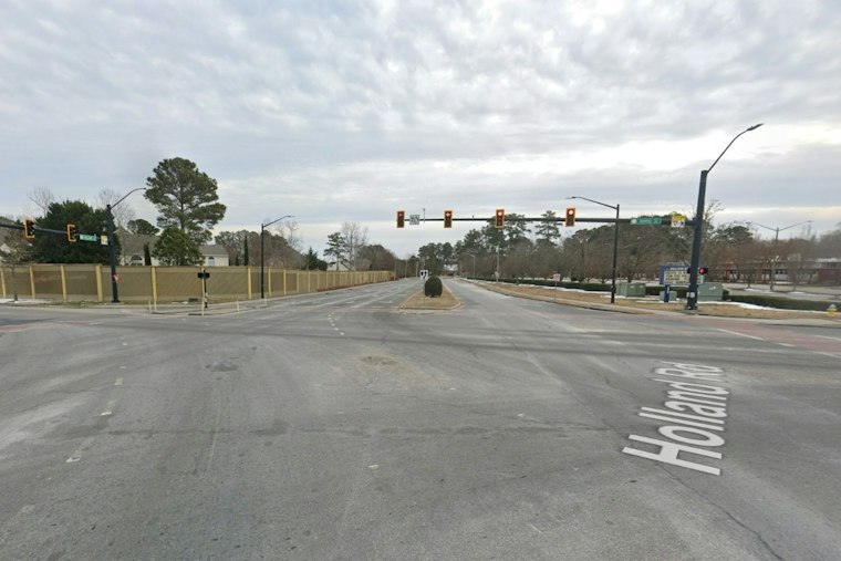 Virginia Beach Police Hunt Motorcyclist Who Hit 100 MPH, Fled Into Neighborhood