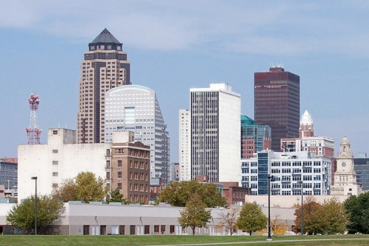 Warm, Gloomy Tuesday in Des Moines Before Halloween Week Thunderstorm Slam