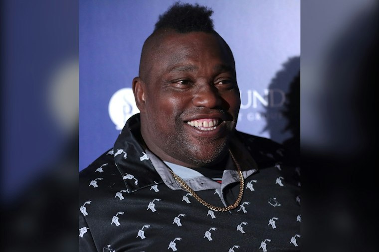 Warren Sapp Caught Kicking FSU Fan at Miami Tailgate, Video Shows