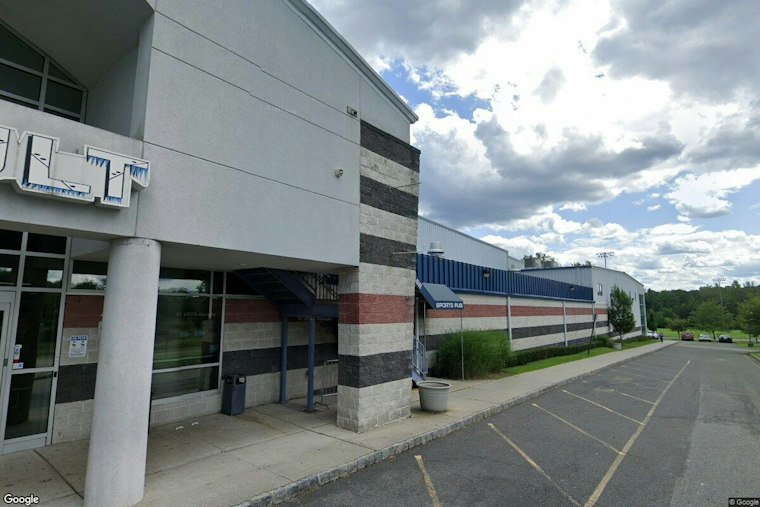 Wayne, NJ Youth Hockey Owner Threatens 10-Year-Olds Over Moms' Custom Jackets