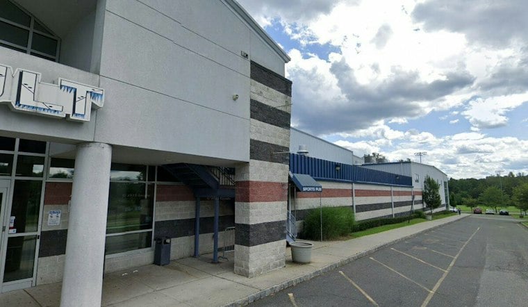 Wayne, NJ Youth Hockey Owner Threatens 10-Year-Olds Over Moms' Custom Jackets