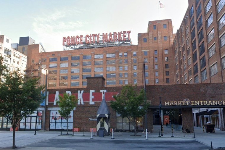 Whiplash Comedy Club Opens in Ponce City Market With Jazz-Age Flair