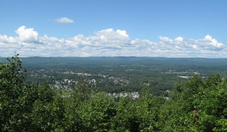 Why Mount Tom Matters to Migrating Hawks, Holyoke Vet Explains