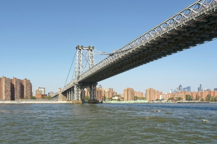 Williamsburg Bridge Standoff Ends as NYPD Hoists Teen Off Ledge to Safety