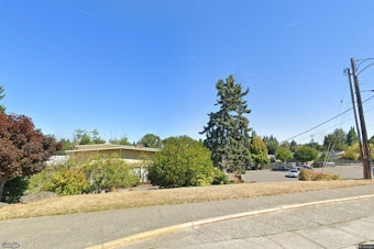 Woman Offers Kids a Crown From Her Car at Alki Elementary, Police Investigate