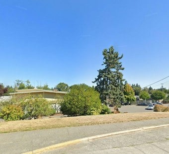 Woman Offers Kids a Crown From Her Car at Alki Elementary, Police Investigate