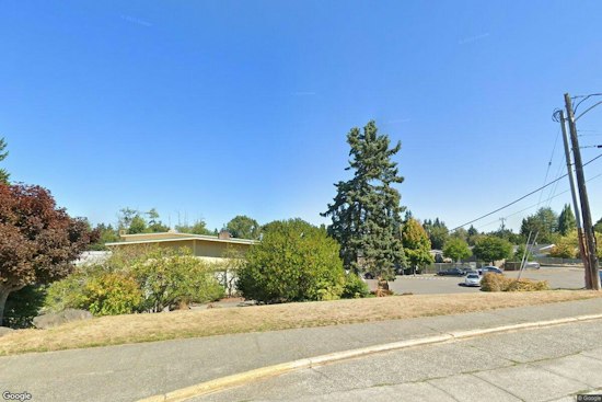 Woman Offers Kids a Crown From Her Car at Alki Elementary, Police Investigate