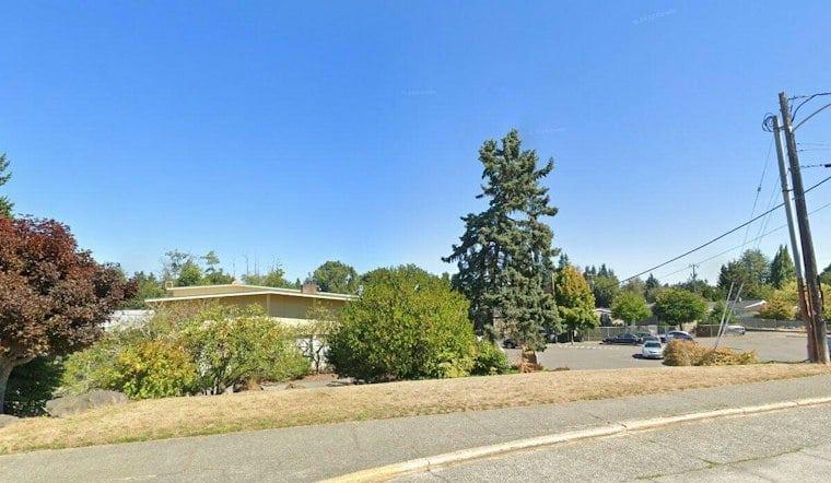 Woman Offers Kids a Crown From Her Car at Alki Elementary, Police Investigate