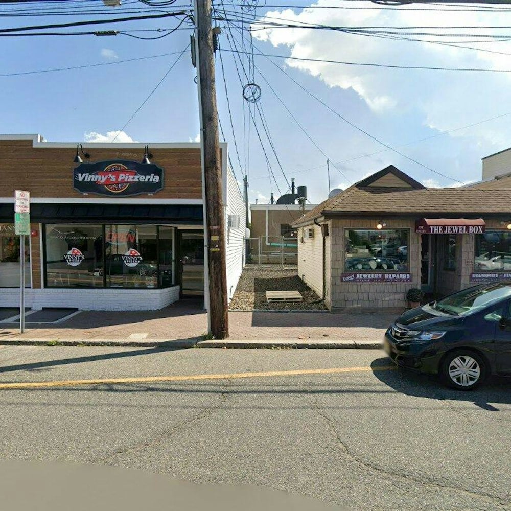 Wyckoff Gets Old-School Italian Supper Club With 6 A.M.-to-10 P.M. Hours