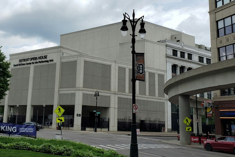 Yellow Light Coffee Eyes Downtown Detroit Spot Near Opera House