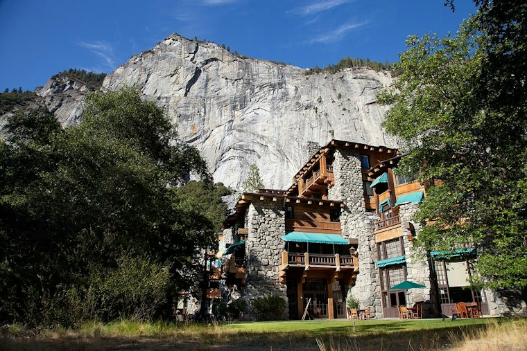Yosemite's Bracebridge Dinner Returns With Tudor Pageantry and Near-Sold-Out Nights