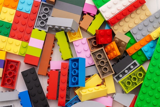 Arnold Unveils 2023 Brick Buddies Storytime Dates With LEGO® Fun and Pool Time for Tots
