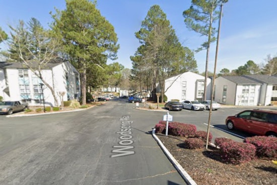 At Least One Dead As Flames Rip Through Smyrna Apartments On Woodsong Way