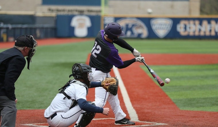 Baseball Goes Big Top As Co-Ed Chicago Snowballs Invade North Side