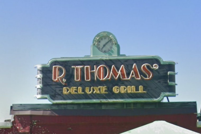 Beloved Buckhead Diner R. Thomas Shutters Overnight On Peachtree, Staff Say They’re Out