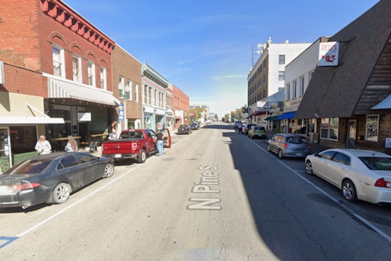 Booze, Books and a Loft Make Rolla’s Pine Street a Page Turner Bar