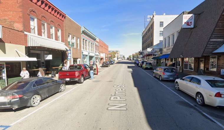 Booze, Books and a Loft Make Rolla’s Pine Street a Page Turner Bar
