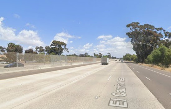 Border Chaos as Crowd Dashes Across I-5 Near San Ysidro