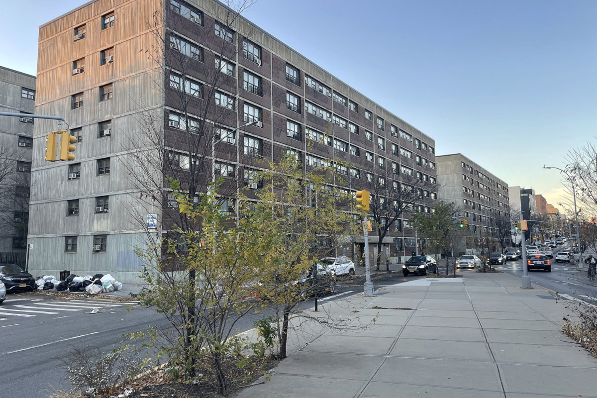 Brooklyn Blaze Rocks Borinquen Plaza, Sends Residents Fleeing Homes
