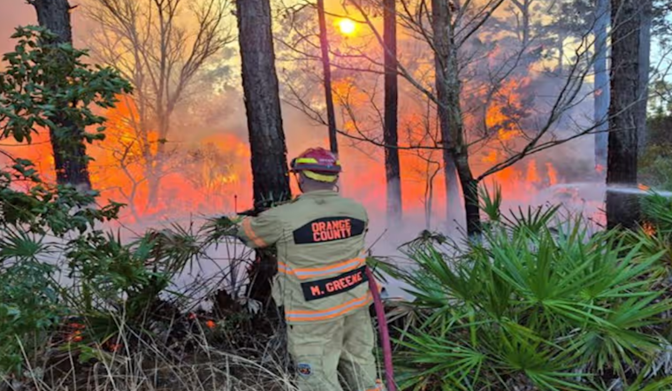 Brush Fire Near UCF Causes Traffic Delays on SR-408, All Lanes Reopened After Containment