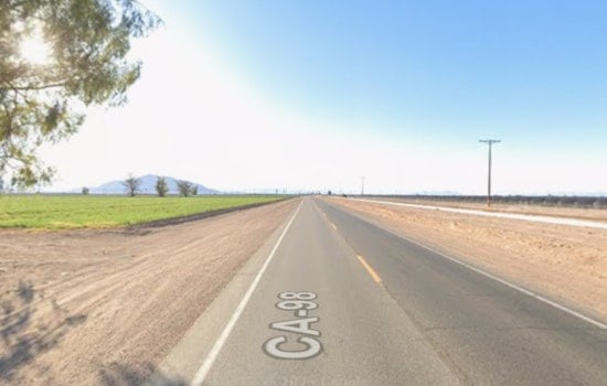 Brush Fire Slams SR-98, Shuts Key Imperial Valley Stretch