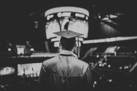 Cleveland Fed Sounds Alarm As New Grads Watch Job Edge Vanish