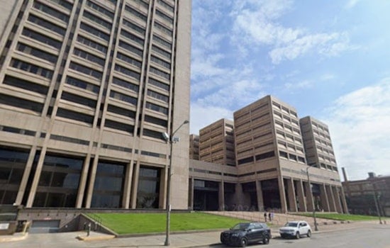Cleveland Jail Guard Quits Amid Alleged Fast-Food Smuggling Scheme