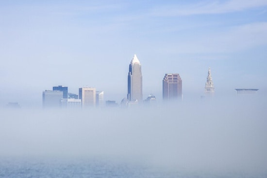 Cleveland Wakes in a Cloud: Thick Fog Chokes Commute Before Weeklong Warmup