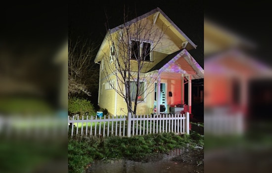 Cluttered Brentwood-Darlington Blaze Chases Adults From SE Portland Home