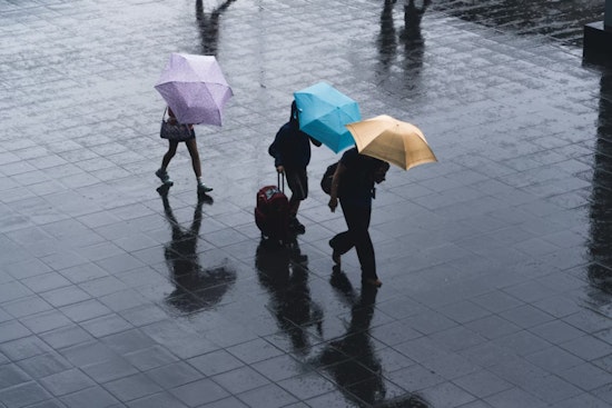 Cold North Wind Hits Charlotte as Rainy Sunday Continues