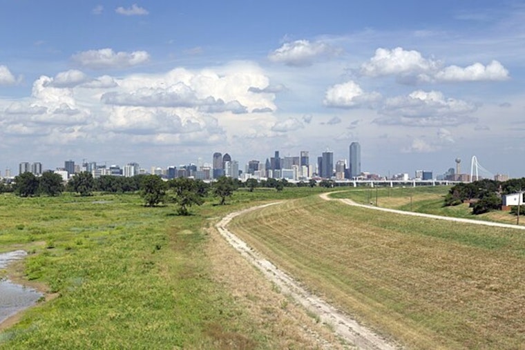 Dallas Wakes To Balmy Skies As Fire Danger Flares To The Northwest