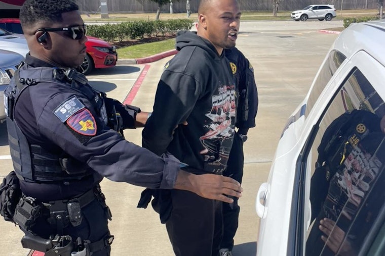 Deputies Nab Man With Loaded Guns Near Atascocita School