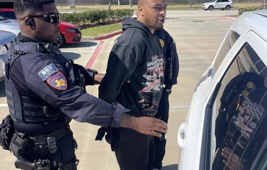 Deputies Nab Man With Loaded Guns Near Atascocita School