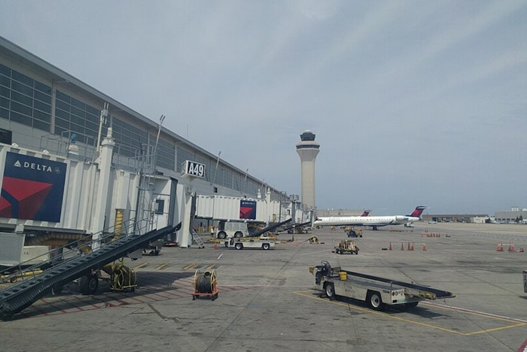 Detroit Contractors Eye $750 Million Airport Jackpot