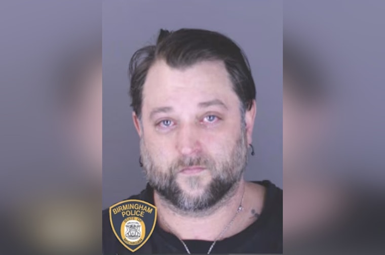 Detroit Man Charged With 17 Counts of Mail Larceny Amid Crackdown on 'Porch Piracy'